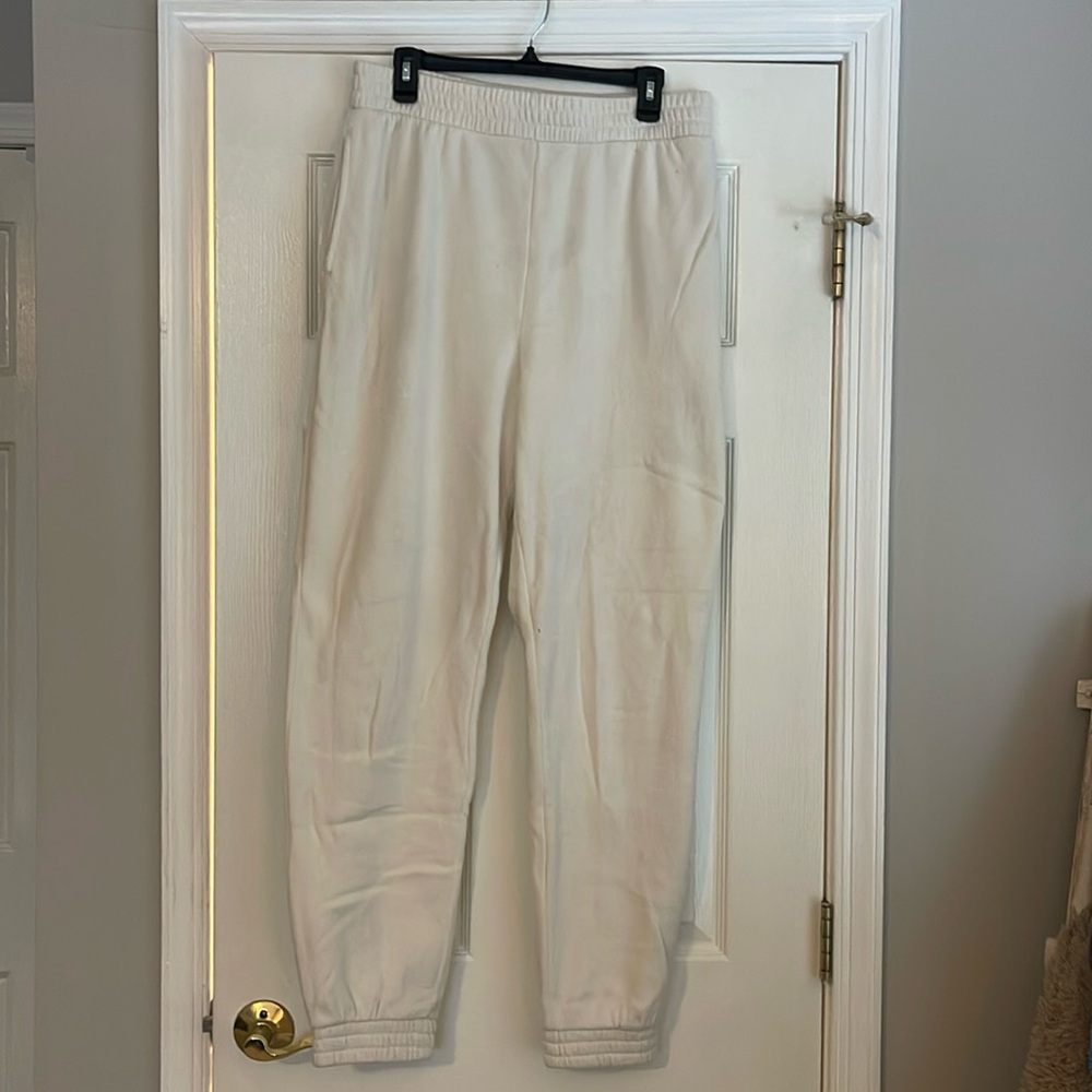 Close Elastic Waistband Cream Sweatpants